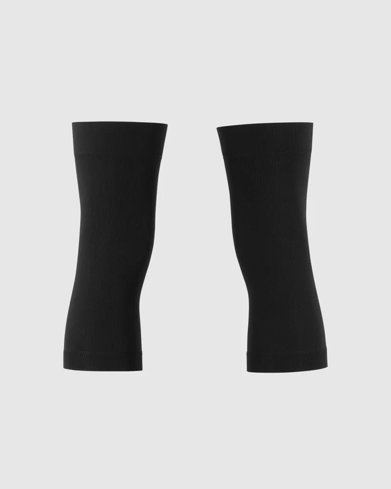 Assos Spring Fall Knee Warmers in Black
